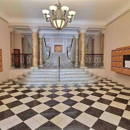 Beautiful Garden Apartment Steps From The Beach Ментона Екстериор снимка
